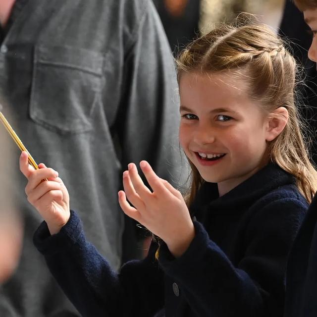 南宫入口-夏洛特黄蜂训练开放日，赛后主帅复盘引欢呼，NBA总决赛在即，身体对抗强度拉满的简单介绍